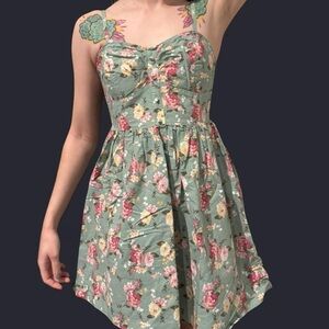 XXI / Floral Print Sundress / Mint Green Multicolor / Flared / Size S
